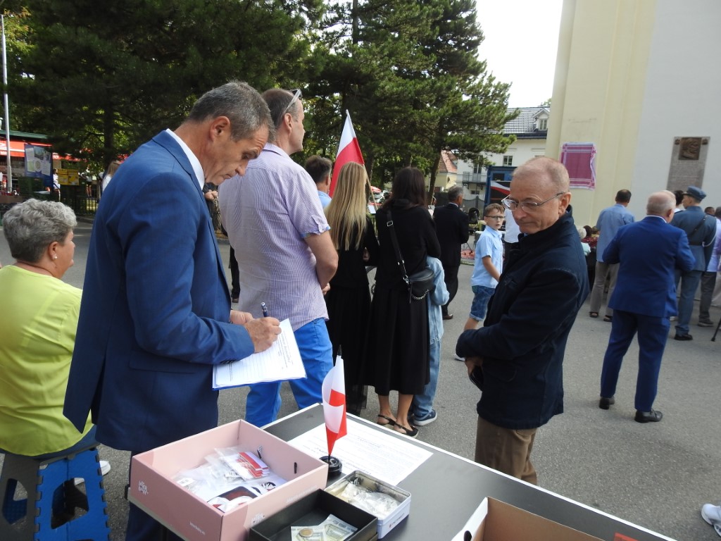 Ręce precz od IPN-u