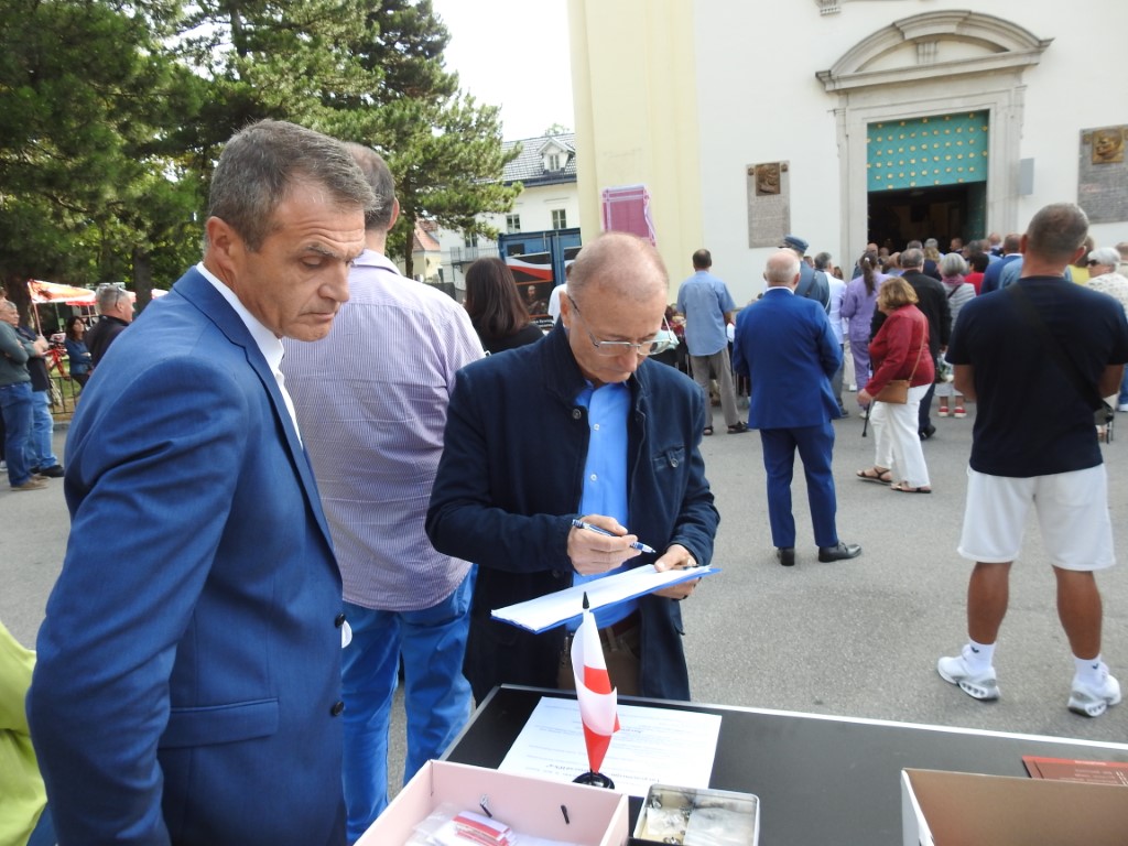 Ręce precz od IPN-u