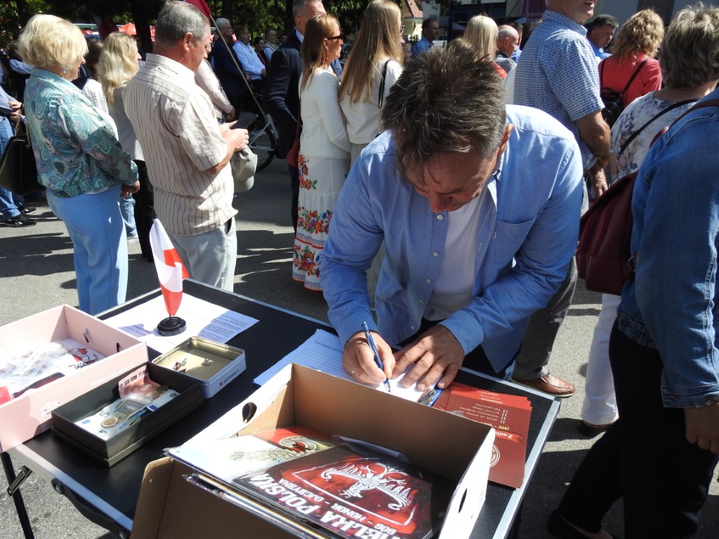 Ręce precz od IPN-u