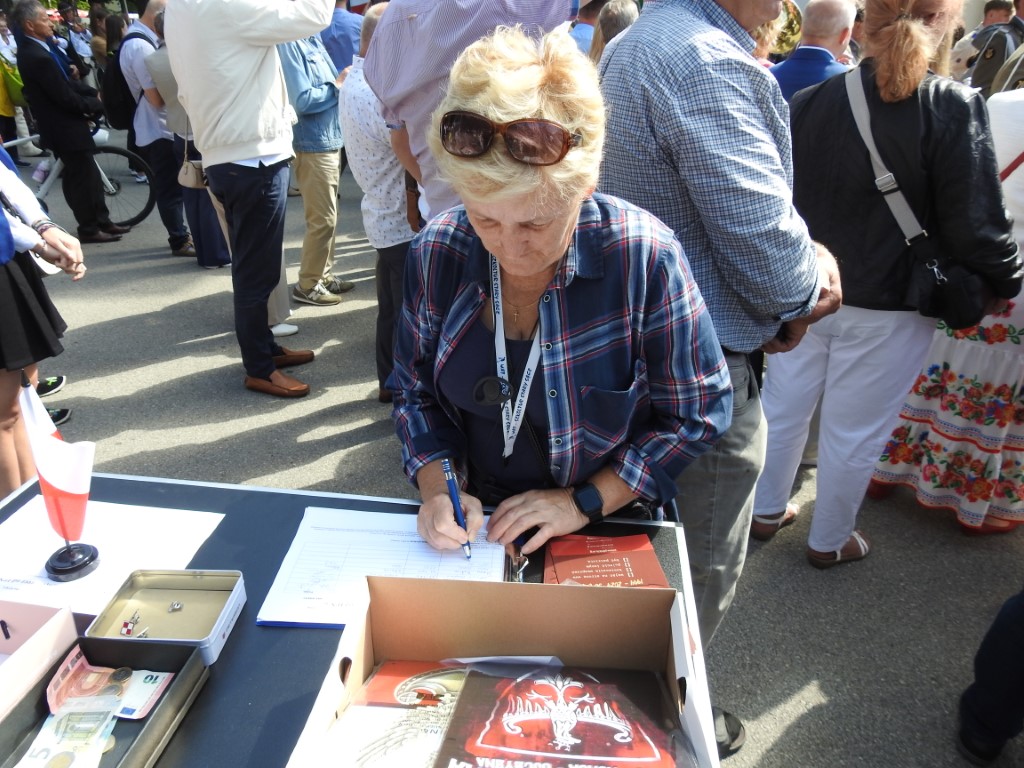 Ręce precz od IPN-u