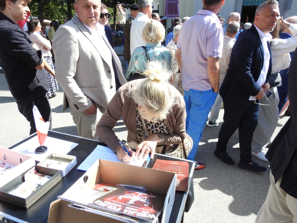 Ręce precz od IPN-u