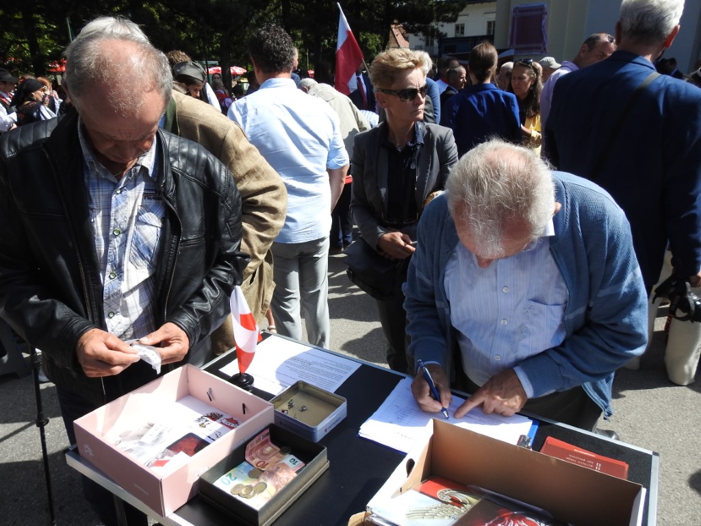 Ręce precz od IPN-u