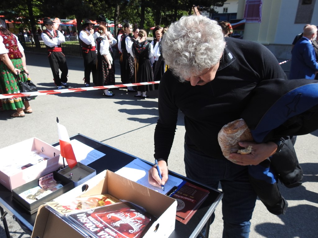 Ręce precz od IPN-u