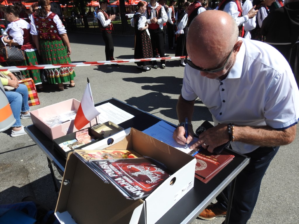 Ręce precz od IPN-u