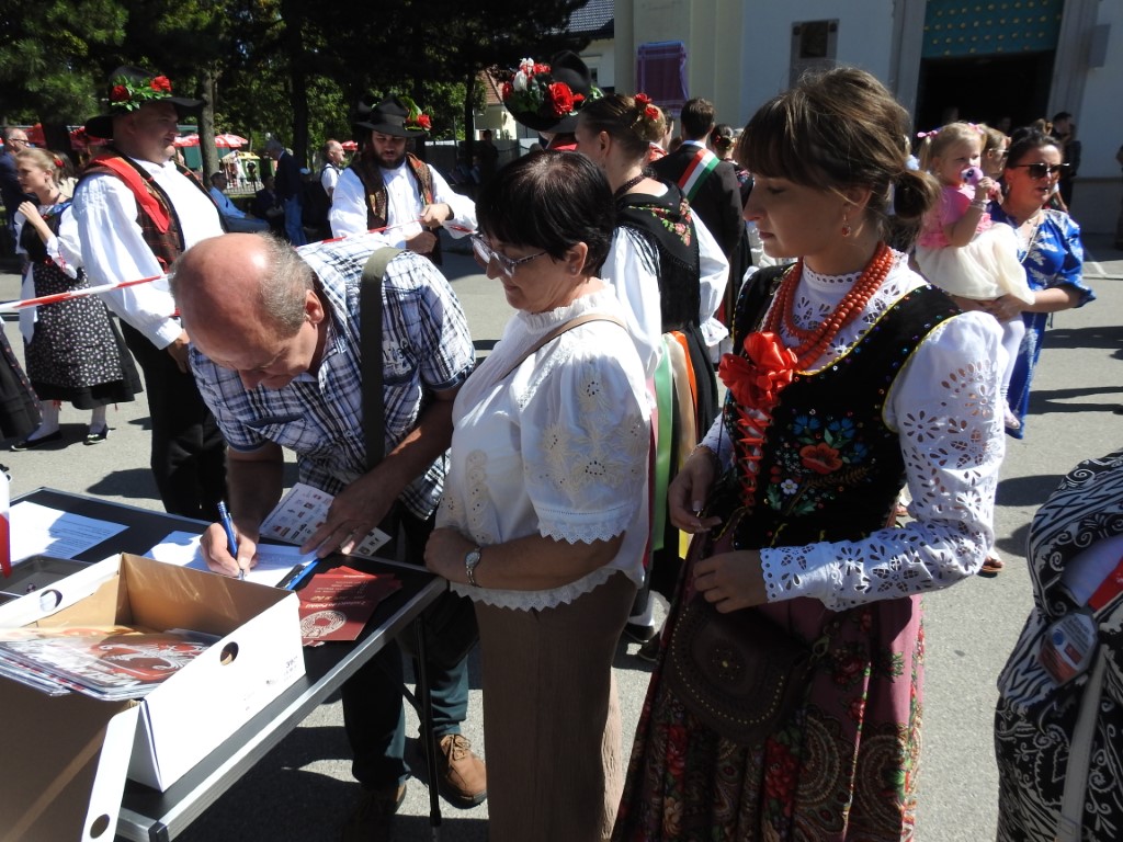 Ręce precz od IPN-u