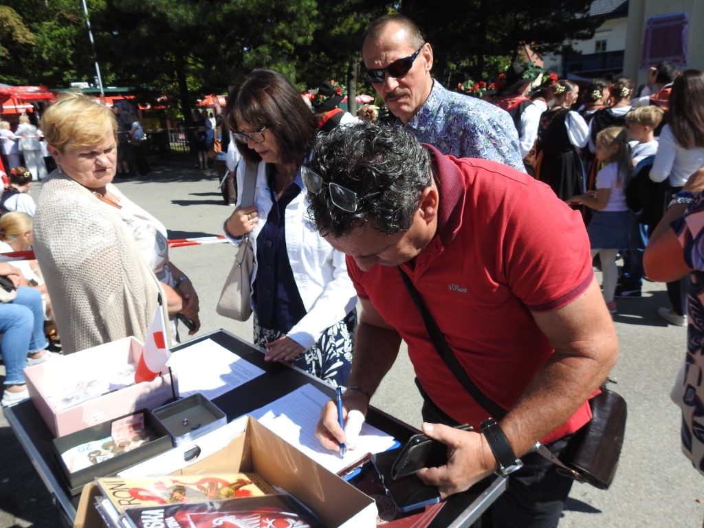 Ręce precz od IPN-u