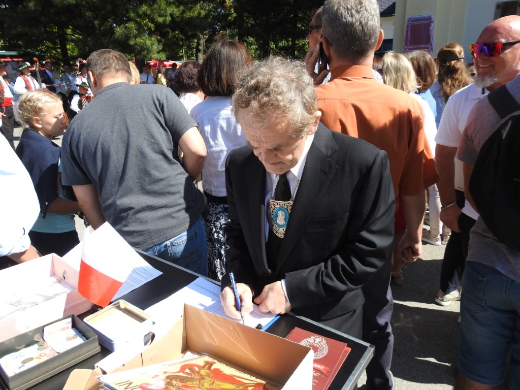 Ręce precz od IPN-u