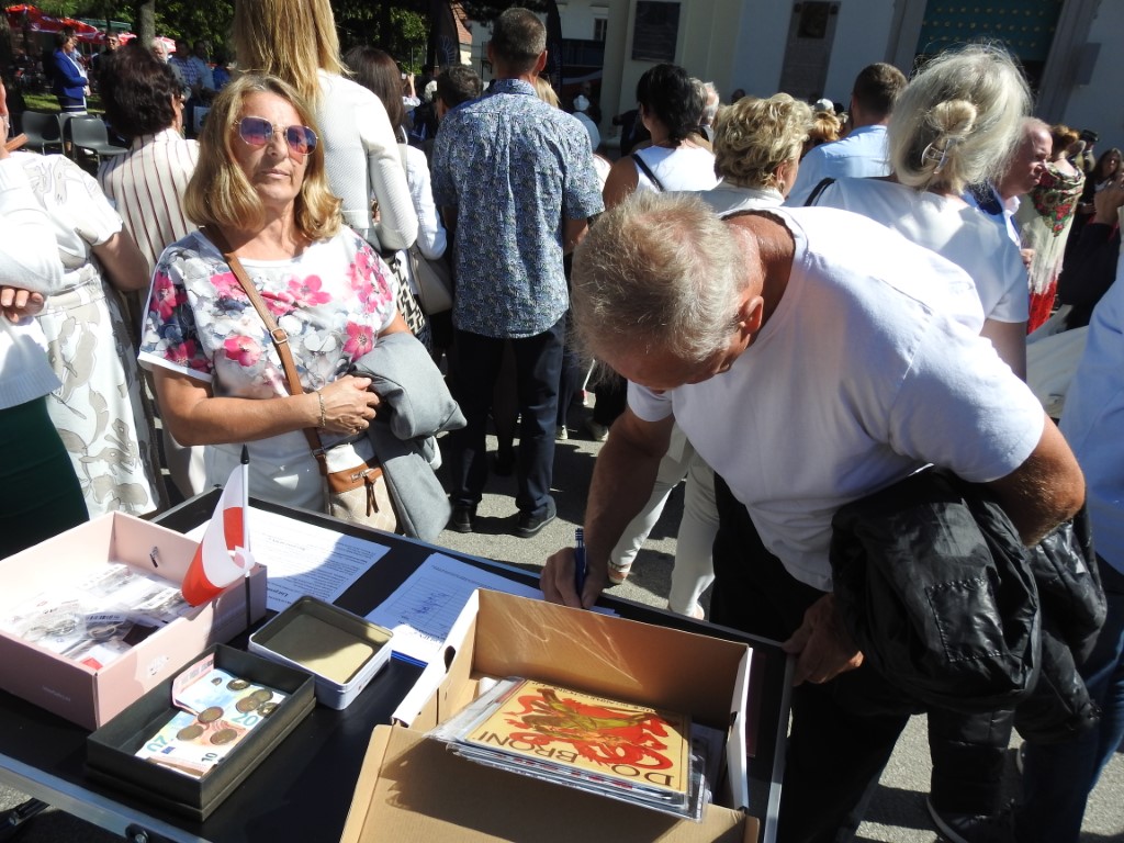 Ręce precz od IPN-u