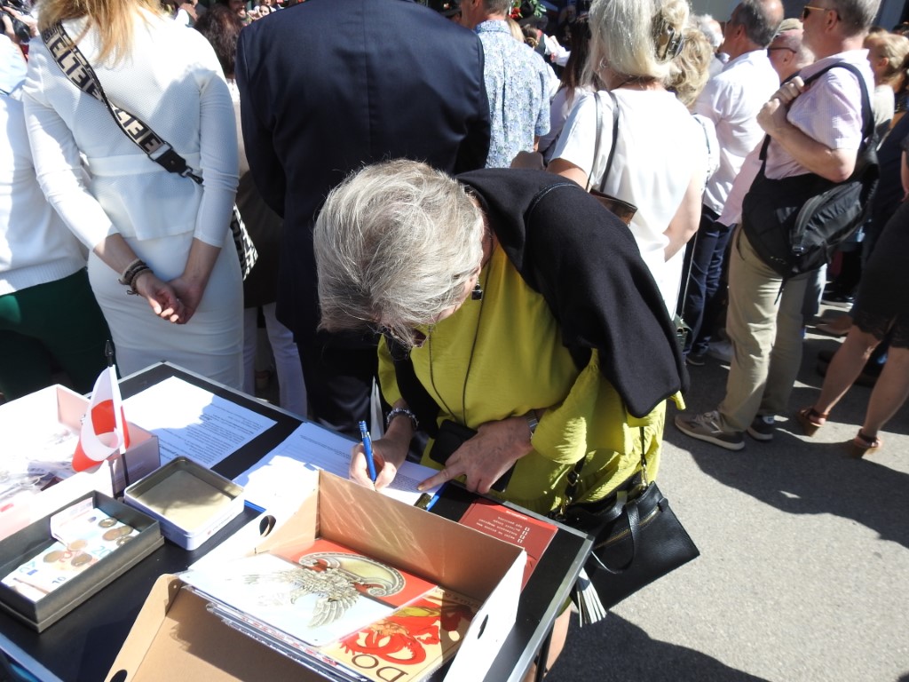 Ręce precz od IPN-u