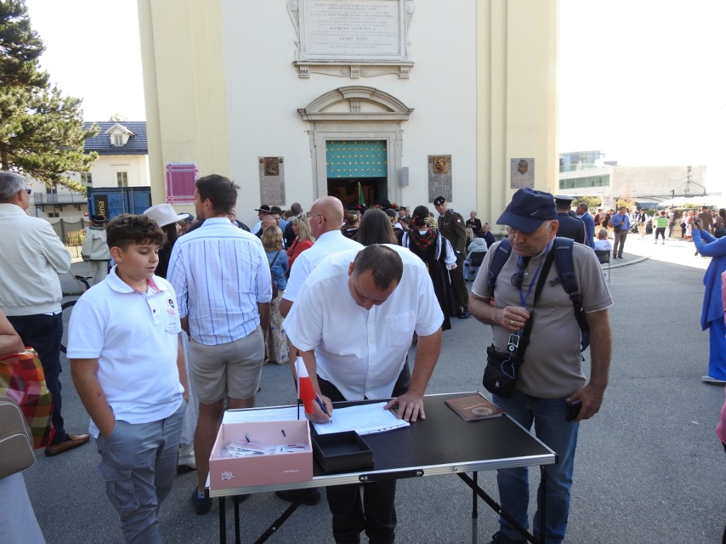 Ręce precz od IPN-u