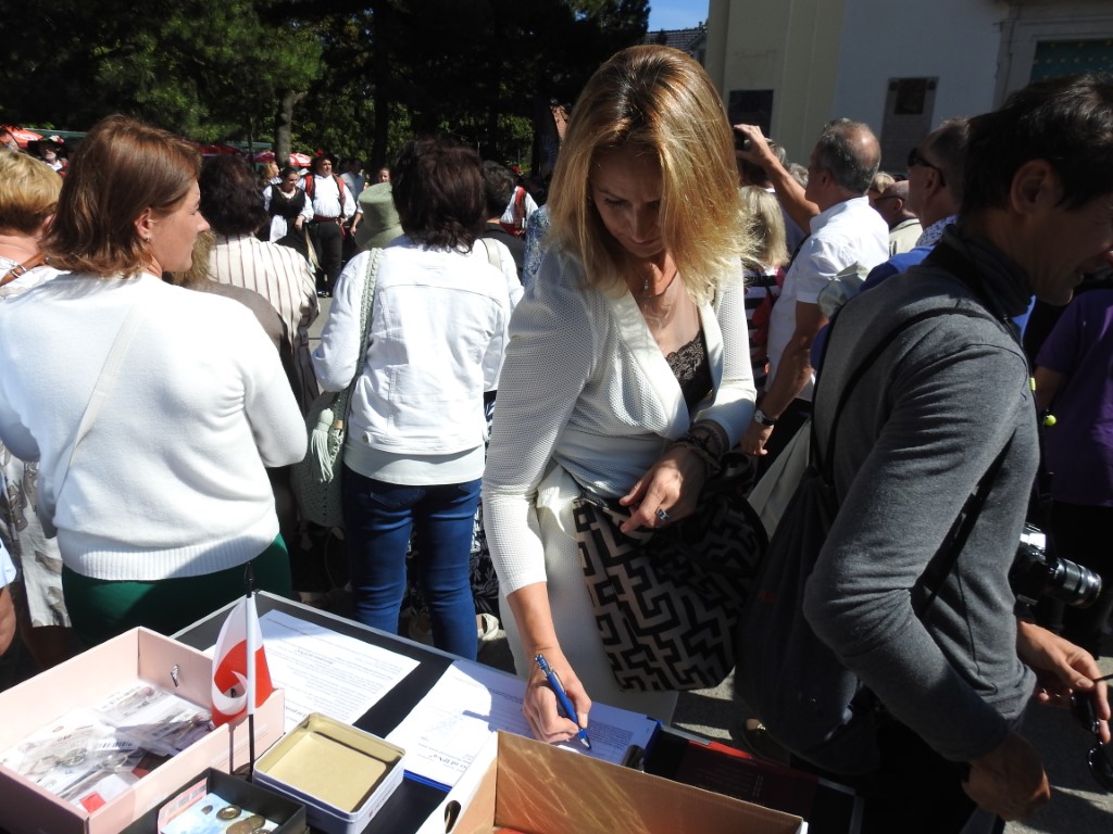 Ręce precz od IPN-u