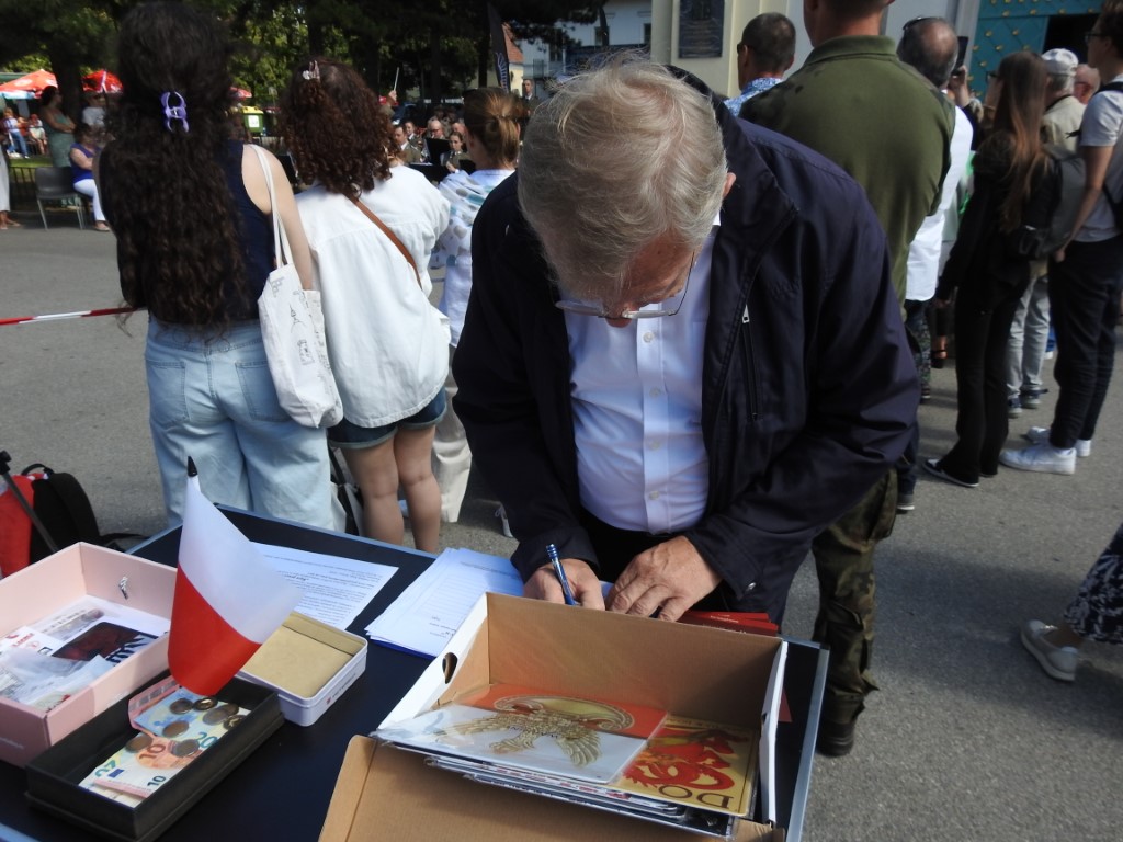 Ręce precz od IPN-u