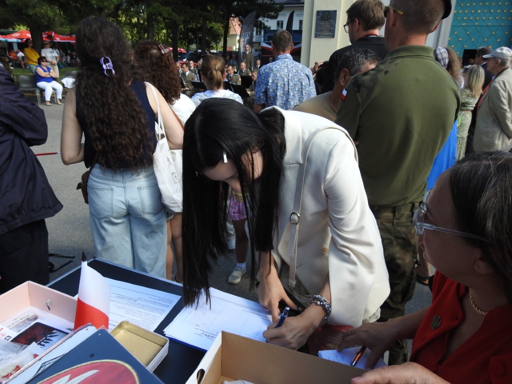 Ręce precz od IPN-u