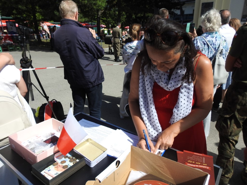 Ręce precz od IPN-u