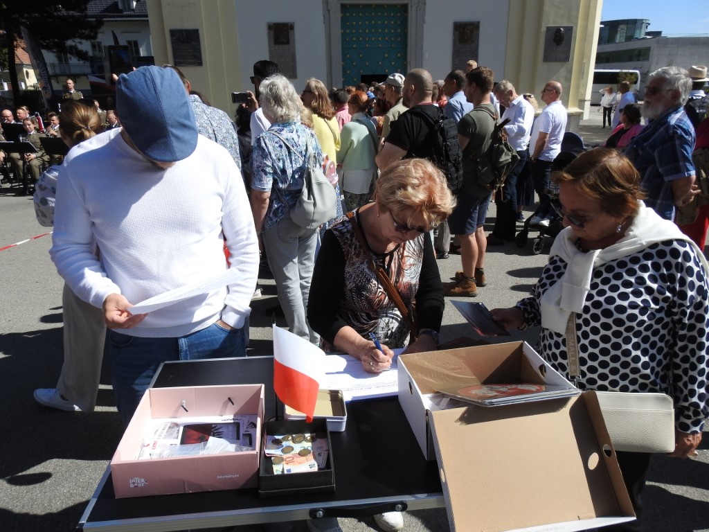 Ręce precz od IPN-u