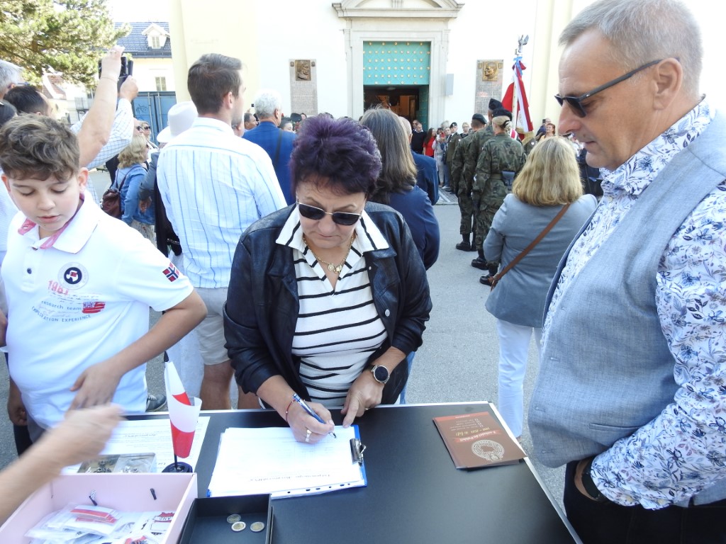 Ręce precz od IPN-u