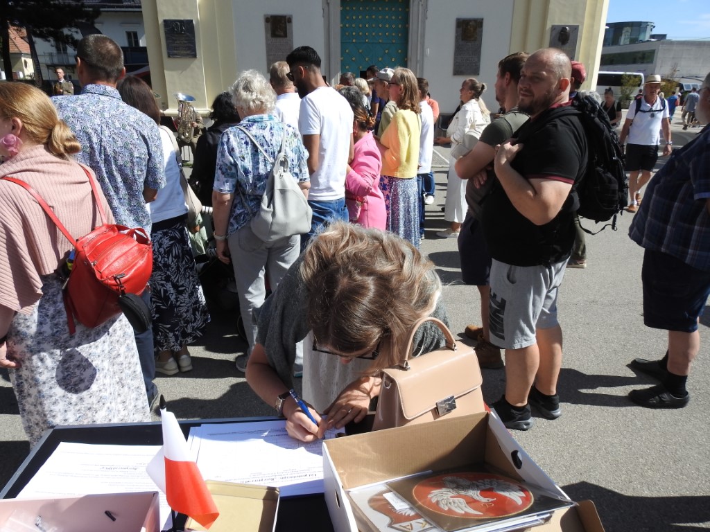 Ręce precz od IPN-u