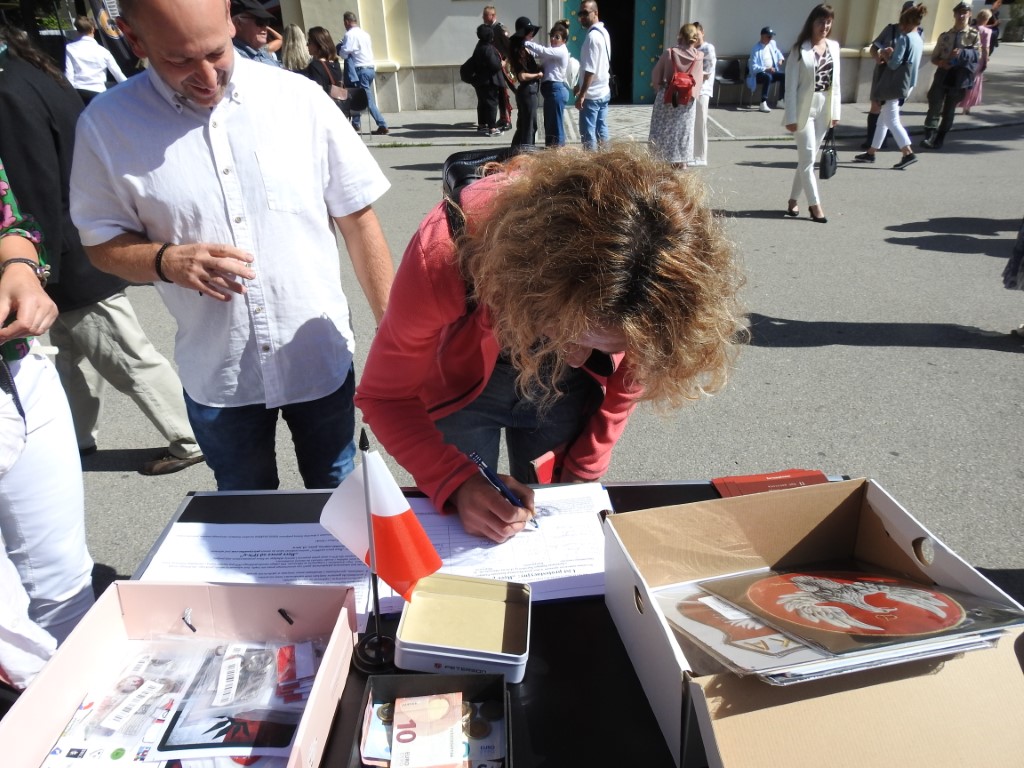 Ręce precz od IPN-u