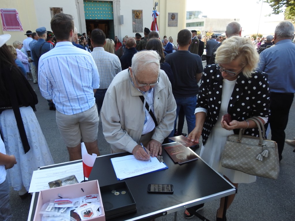 Ręce precz od IPN-u