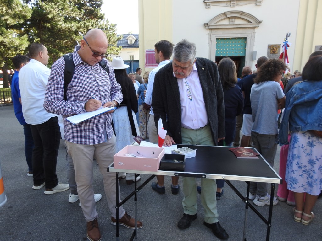 Ręce precz od IPN-u